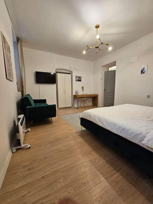Heart Of City Center 4Br 2Bath 10 Pers Bucarest Exterior foto